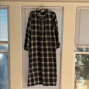 L.L. Bean Navy and White Plaid Long Sleeve Flannel Gown